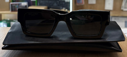 Lunette de soleil Yves Saint-Laurent Black-Crystal