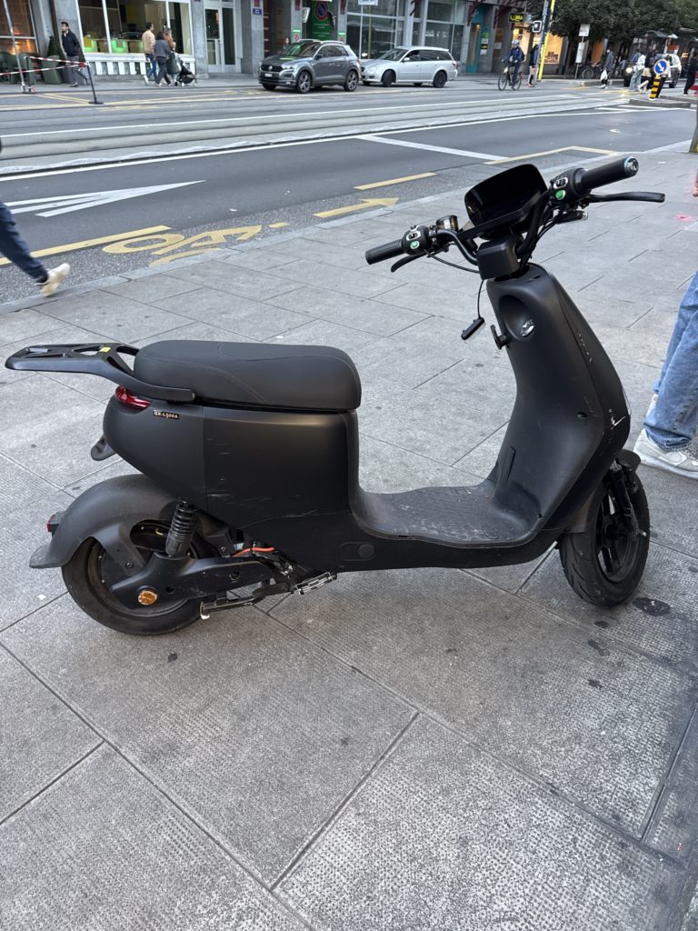 Skuter elektrik