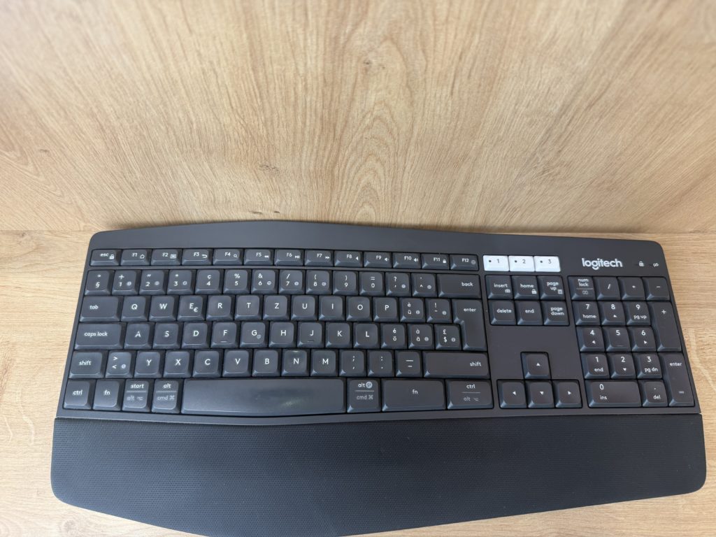 Clavier Logitech K850