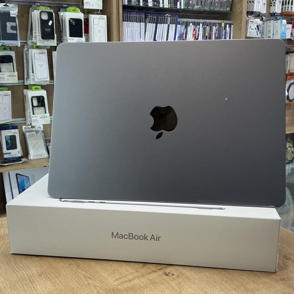 MacBook Air M3 2024 13’’ 16GB / 256GB