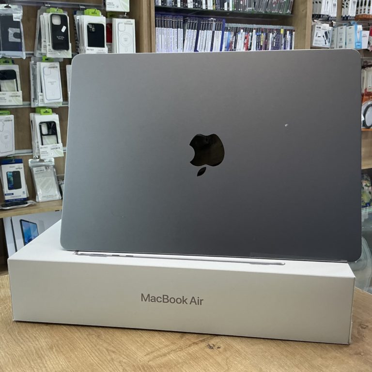 MacBook Air M3 2024 13’’ 16GB / 256GB