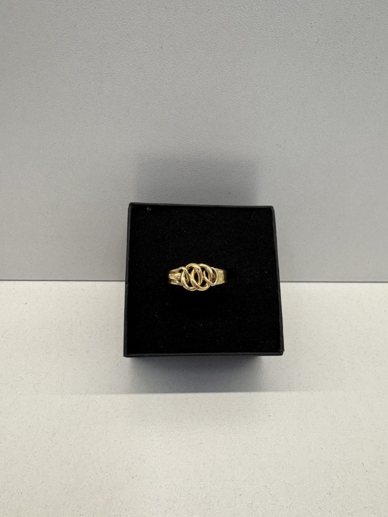 18CT Gold Ring
