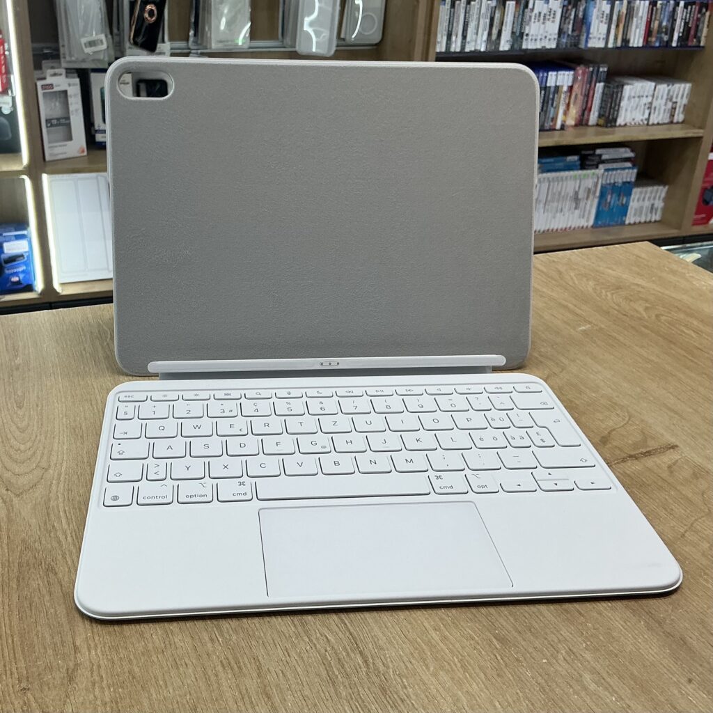 Magic Keyboard Folio pour iPad (A16)